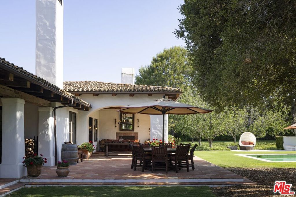 Image 14 of property listing at 16401 Calle Feliz, Rancho Santa Fe, CA 92067
