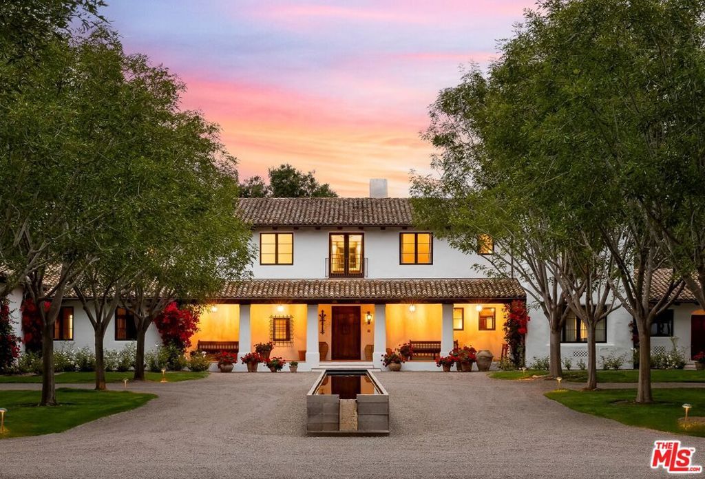 Image 2 of property listing at 16401 Calle Feliz, Rancho Santa Fe, CA 92067