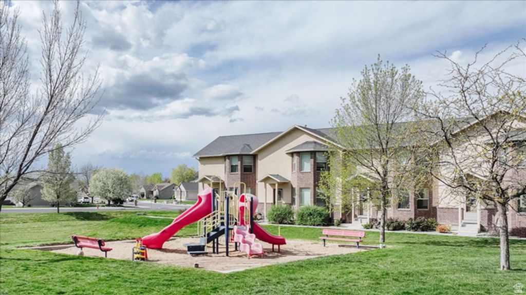Image 3 of property listing at 101 E 630 N #24, Smithfield, UT 84335