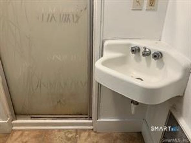 10 Old Waterbury Road 3, Middlebury, CT 06762