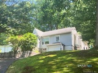 10 Old Waterbury Road 3, Middlebury, CT 06762