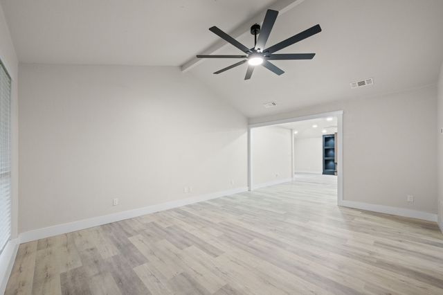 221 Lipscomb Street, Cleburne, TX 76031