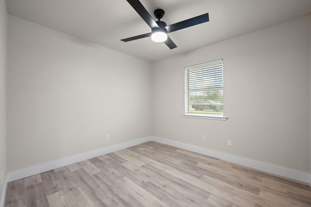 221 Lipscomb Street, Cleburne, TX 76031