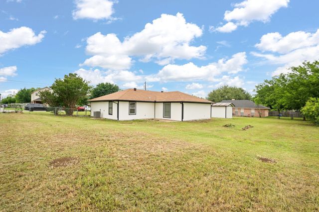 221 Lipscomb Street, Cleburne, TX 76031