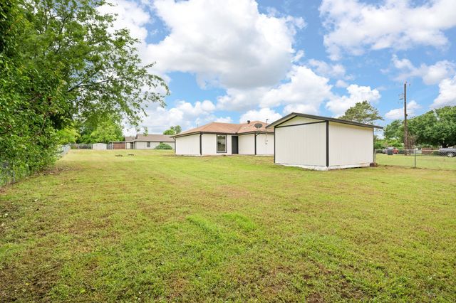 221 Lipscomb Street, Cleburne, TX 76031