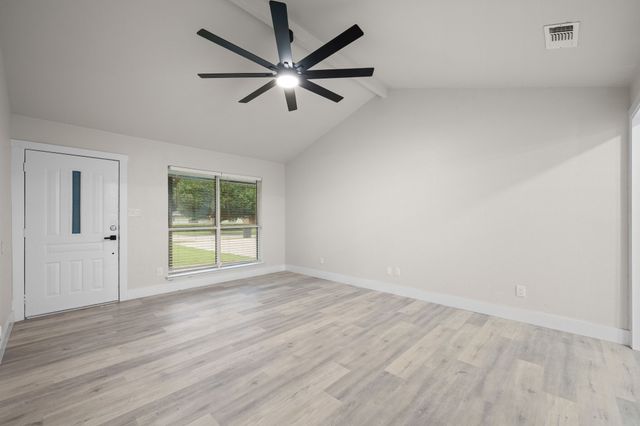 221 Lipscomb Street, Cleburne, TX 76031