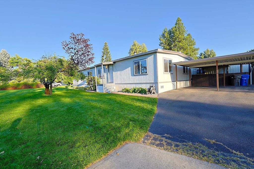 12117 N Sheridan St, Mead, WA 99021