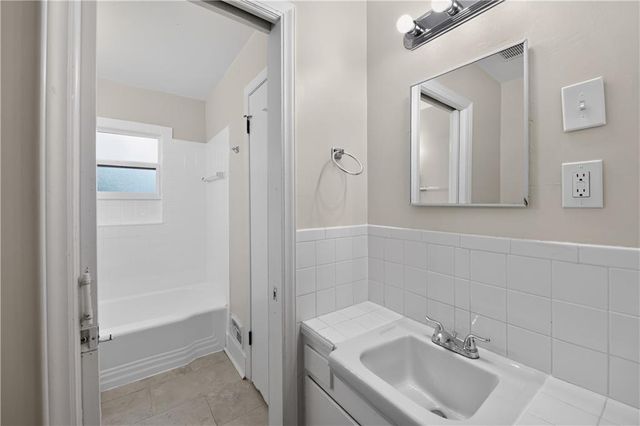 6601 E 96TH Street, Kansas City, MO 64134