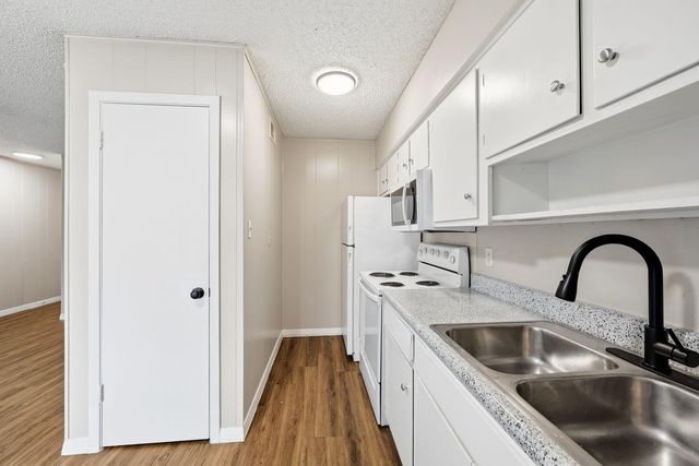 620 W 51st ST 103, Austin, TX 78751
