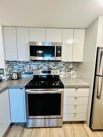 650 W Ave 403 403, Miami Beach, FL 33139