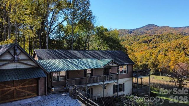 262 Sams Trail, Waynesville, NC 28786