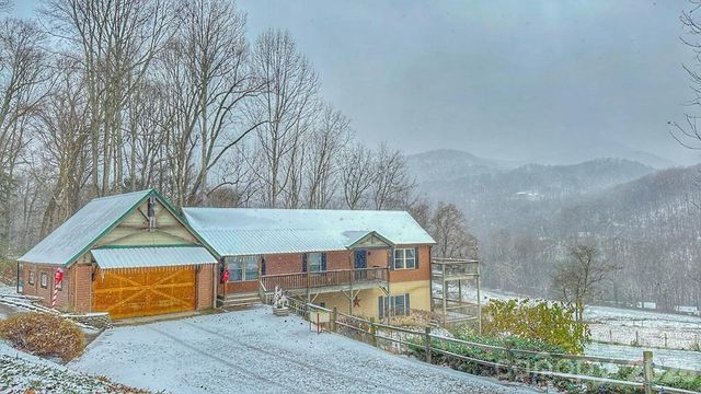 262 Sams Trail, Waynesville, NC 28786