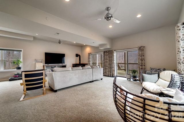 262 Sams Trail, Waynesville, NC 28786