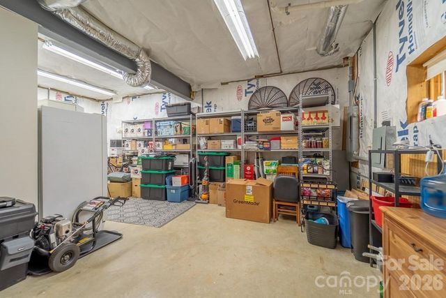 262 Sams Trail, Waynesville, NC 28786