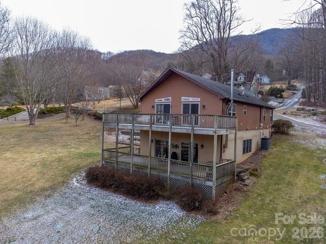 262 Sams Trail, Waynesville, NC 28786