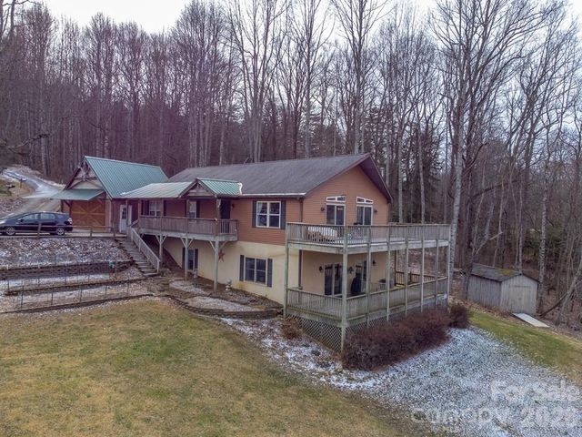 262 Sams Trail, Waynesville, NC 28786