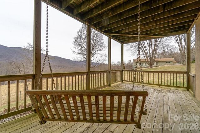262 Sams Trail, Waynesville, NC 28786