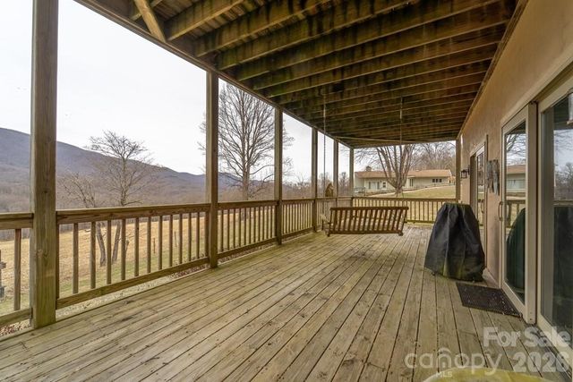 262 Sams Trail, Waynesville, NC 28786