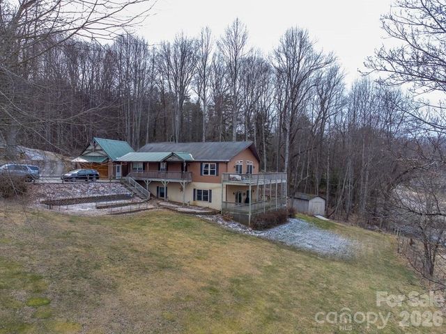 262 Sams Trail, Waynesville, NC 28786