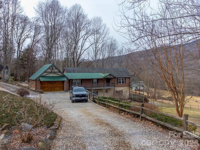 262 Sams Trail, Waynesville, NC 28786