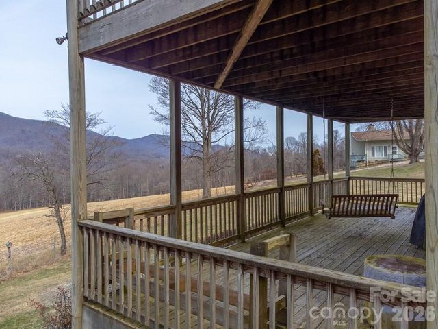 262 Sams Trail, Waynesville, NC 28786