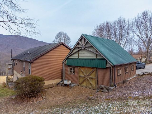 262 Sams Trail, Waynesville, NC 28786