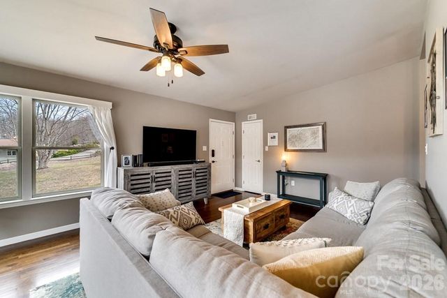 262 Sams Trail, Waynesville, NC 28786