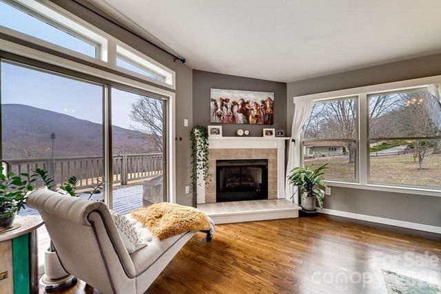 262 Sams Trail, Waynesville, NC 28786