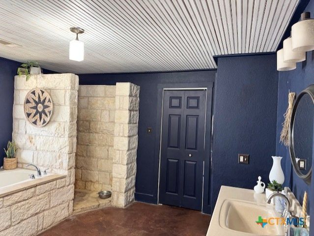 880 County Road 3100, Kempner, TX 76539