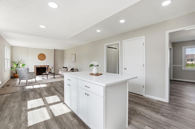 1985 Fox 1985 Fox, Troy, OH 45373