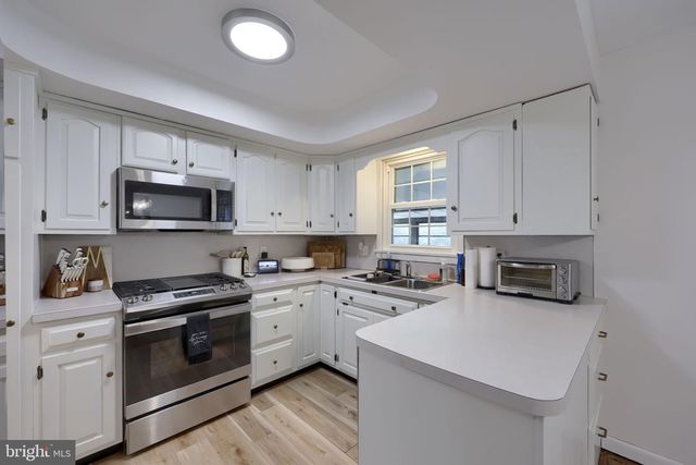 1602 VISTA RD, Lancaster, PA 17601
