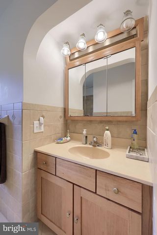 1602 VISTA RD, Lancaster, PA 17601