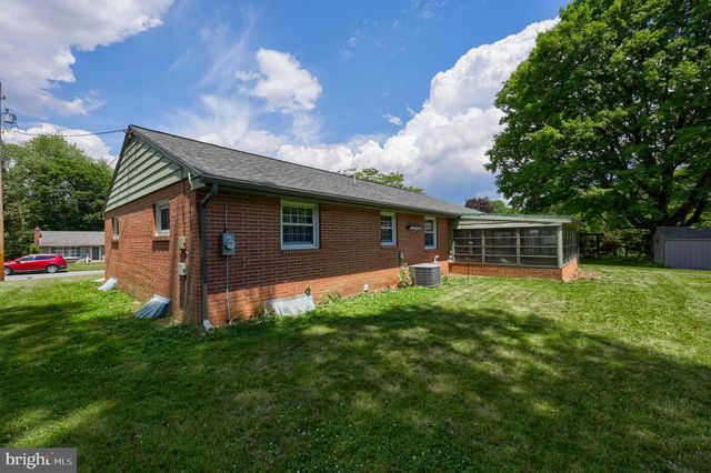 1602 VISTA RD, Lancaster, PA 17601