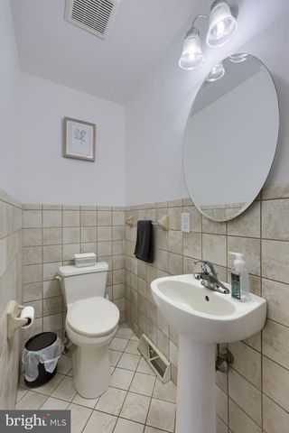 1602 VISTA RD, Lancaster, PA 17601