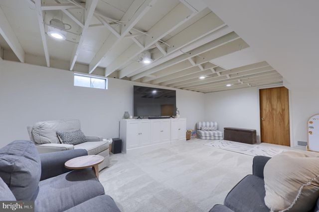 1602 VISTA RD, Lancaster, PA 17601
