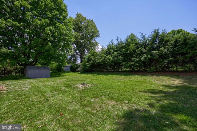 1602 VISTA RD, Lancaster, PA 17601