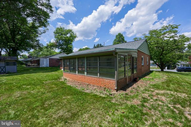 1602 VISTA RD, Lancaster, PA 17601