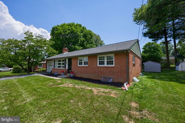 1602 VISTA RD, Lancaster, PA 17601