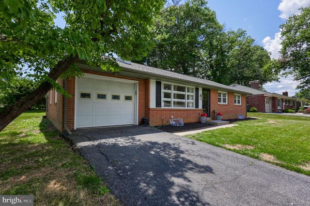 1602 VISTA RD, Lancaster, PA 17601