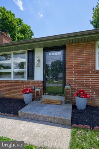 1602 VISTA RD, Lancaster, PA 17601