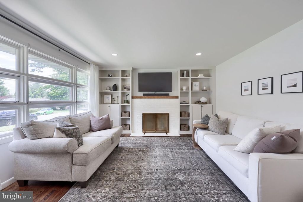 1602 VISTA RD, Lancaster, PA 17601