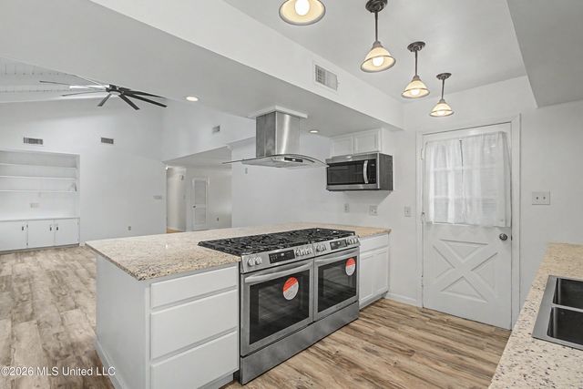 6621 Golf Club Drive, Diamondhead, MS 39525