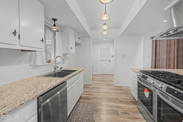 6621 Golf Club Drive, Diamondhead, MS 39525