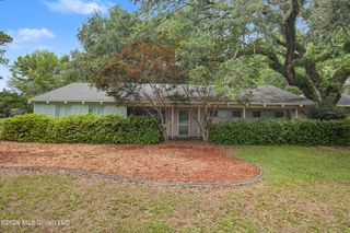 6621 Golf Club Drive, Diamondhead, MS 39525
