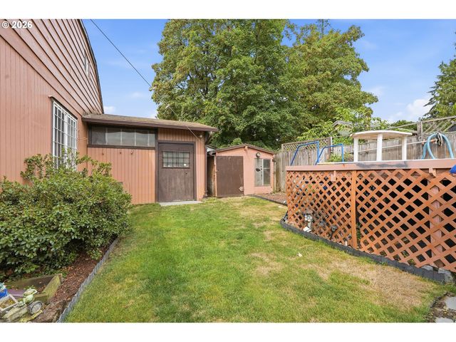 11833 Se ASH St, Portland, OR 97216