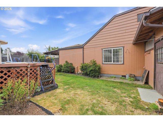 11833 Se ASH St, Portland, OR 97216