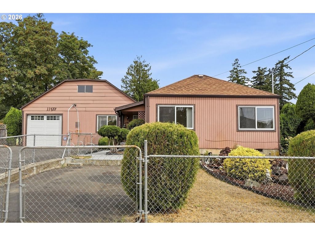 11833 Se ASH St, Portland, OR 97216