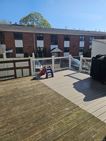 1710 Brookhaven Avenue, Far Rockaway, NY 11691