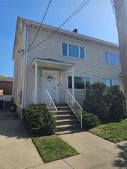 1710 Brookhaven Avenue, Far Rockaway, NY 11691