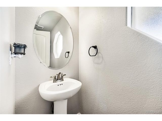 10202 Boulder Ridge Dr, Peyton, CO 80831